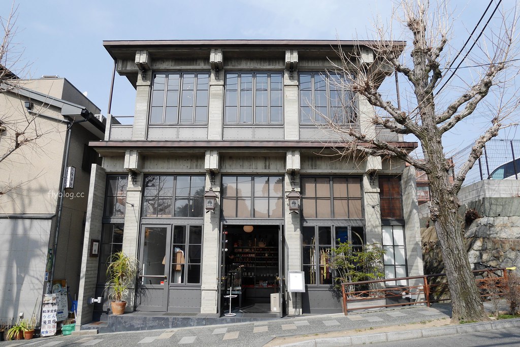 日本京都|二年坂星巴克.全球唯一有榻榻米座椅的星巴克,京都二年坂ヤサカ茶屋店 @飛天璇的口袋