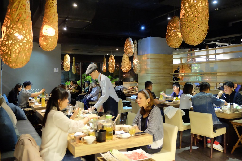 22:02火鍋。樂活|麻辣火鍋也可以吃的很有質感,台北超人氣麻辣火鍋店推薦 @飛天璇的口袋