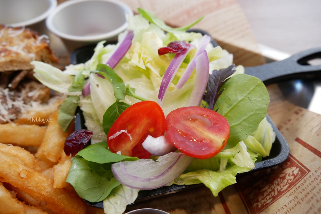 Chillax Sandwich.放鬆:台中美術館綠園道早午餐推薦,以三明治為主食,環境簡單餐點不錯 @飛天璇的口袋