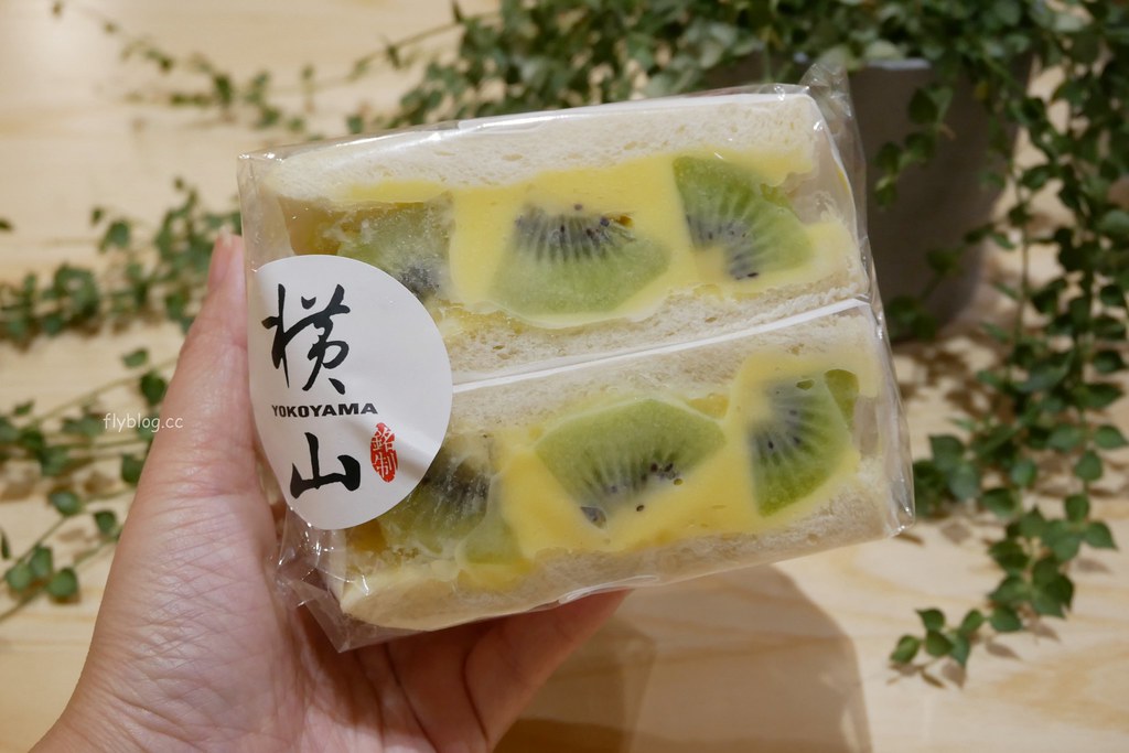 橫山銘製三明治專賣店┃台中西屯:草莓控會失心瘋的爆餡三明治,還有季節水果和巧士達芋泥 @飛天璇的口袋