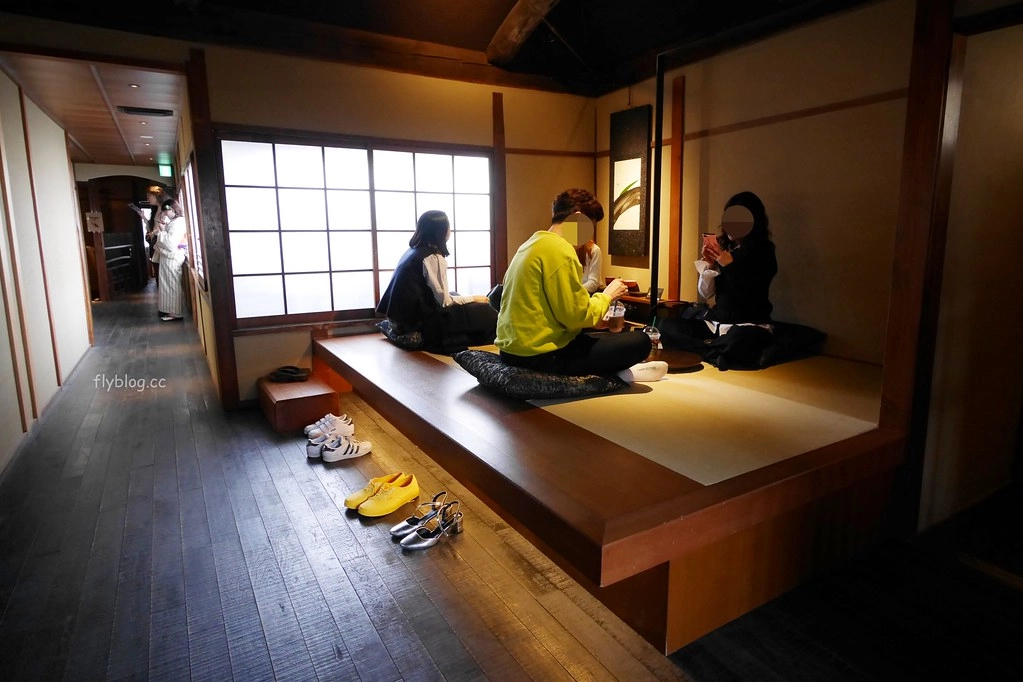 日本京都|二年坂星巴克.全球唯一有榻榻米座椅的星巴克,京都二年坂ヤサカ茶屋店 @飛天璇的口袋