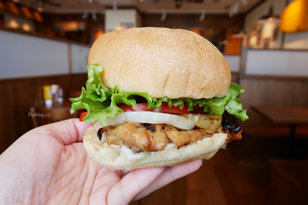 【台中梧棲】Kua-Aina 夏威夷漢堡,連歐巴馬都愛的夏威夷漢堡,還可以欣賞三井outlet無敵海景 @飛天璇的口袋