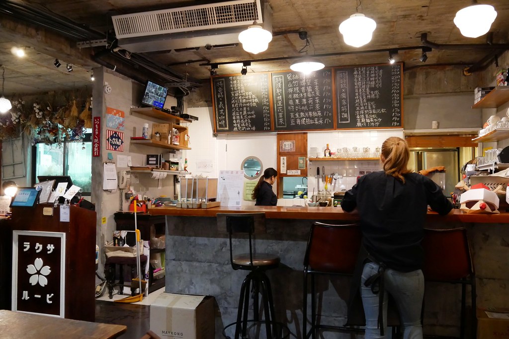 特有種商行|魏德聖導演開的餐廳,從台南搬到台北,結合美食、藝文、電影和音樂 @飛天璇的口袋