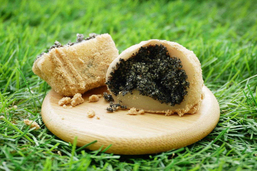 第五市場麻糬之家|隱身在市場內的傳統麻糬,復古口味紮實好吃,中午左右就會賣光光 @飛天璇的口袋