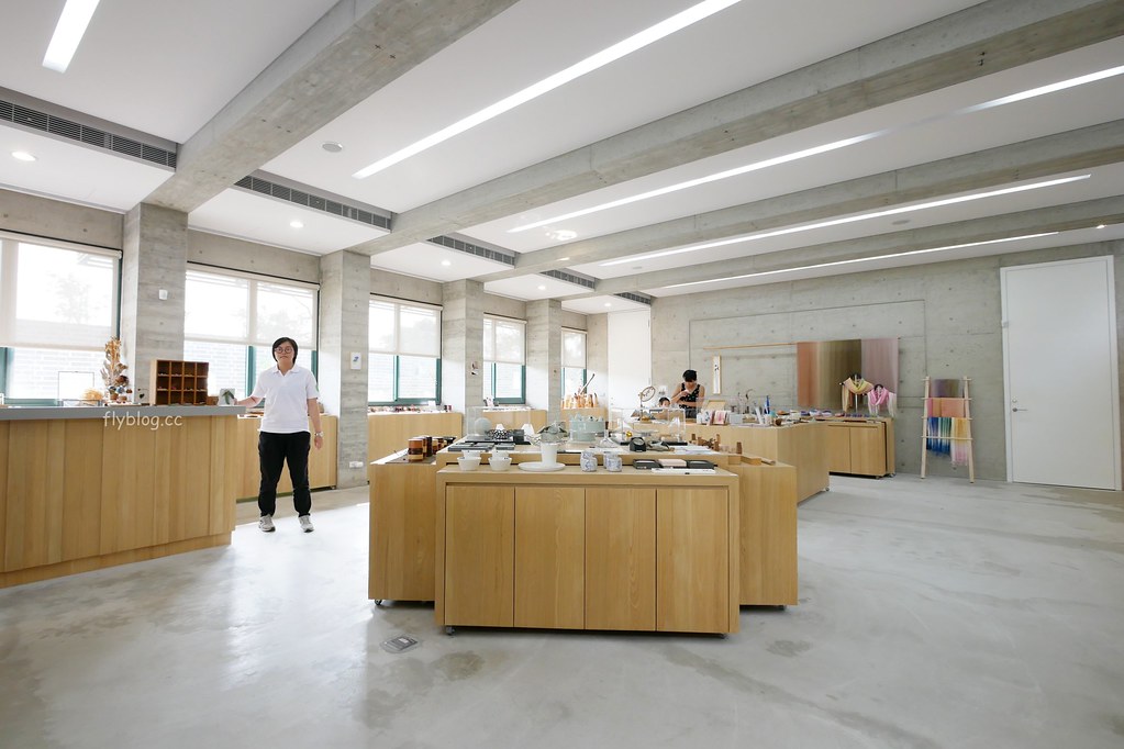 南投草屯|毓繡美術館.2016台灣建築大賞首獎,漂亮的清水模建築工法,南投草屯熱門IG打卡景點(需預約) @飛天璇的口袋