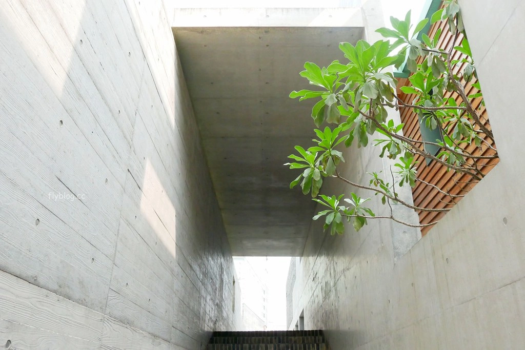 南投草屯|毓繡美術館.2016台灣建築大賞首獎,漂亮的清水模建築工法,南投草屯熱門IG打卡景點(需預約) @飛天璇的口袋