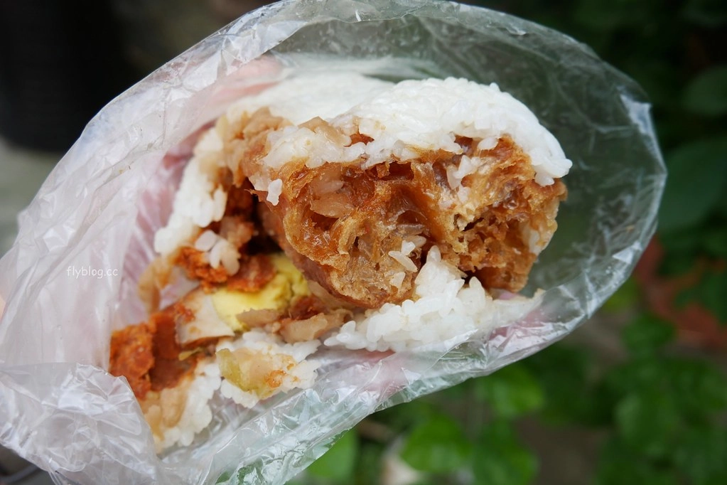 台中西區|日棧飯糰.網友推薦台中最好吃的飯糰,要吃要有排隊的心理準備 @飛天璇的口袋