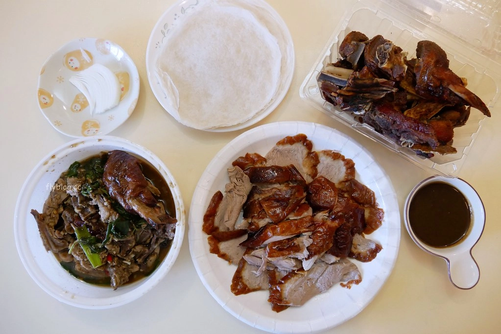 台中西屯|村松烤鴨.片鴨、鹽酥鴨、炒鴨架一鴨三吃,超人氣外帶烤鴨想吃要先預約 @飛天璇的口袋