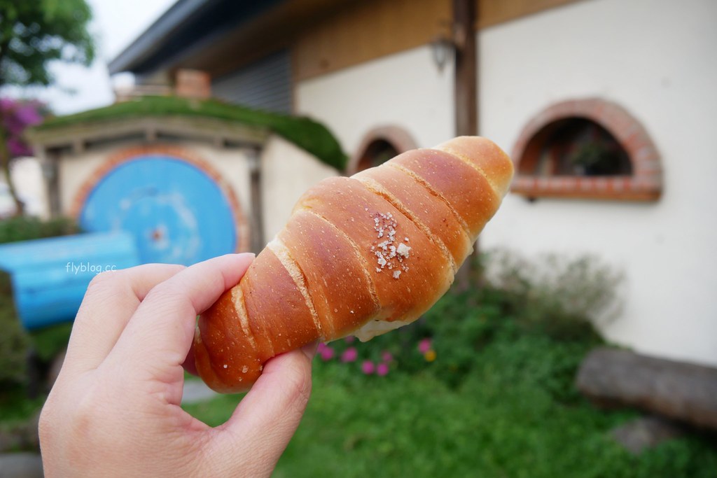 南投草屯|田間小路五十一號麵包研究所.隱身草屯田野小路的麵包店,魔戒哈比村造型麵包工房 @飛天璇的口袋