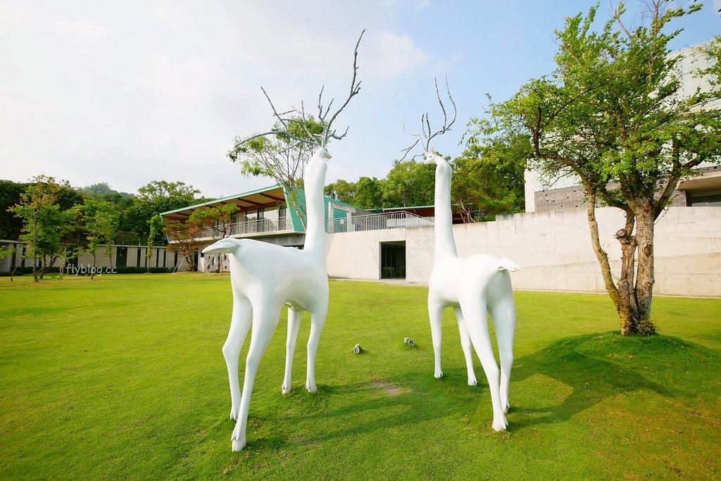 南投草屯|毓繡美術館.2016台灣建築大賞首獎,漂亮的清水模建築工法,南投草屯熱門IG打卡景點(需預約) @飛天璇的口袋