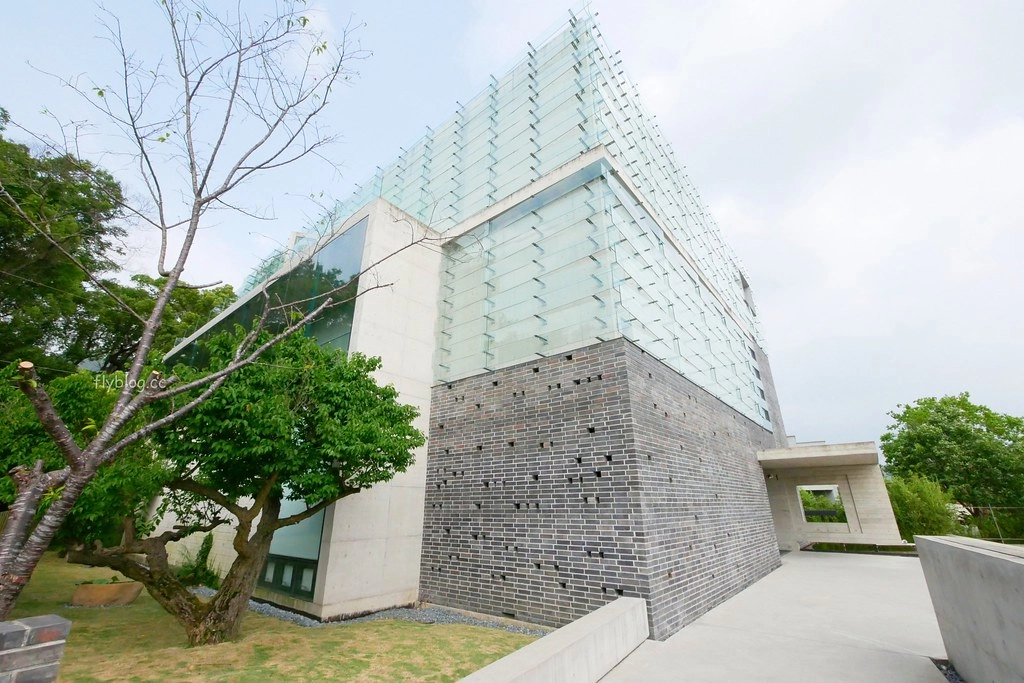 南投草屯|毓繡美術館.2016台灣建築大賞首獎,漂亮的清水模建築工法,南投草屯熱門IG打卡景點(需預約) @飛天璇的口袋