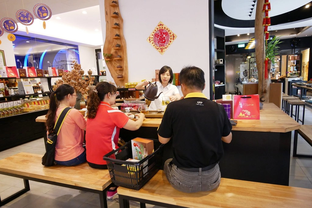 茶二指故事館|超好拍觀光茶園,投進大自然的懷抱,日本和服體驗、茶葉DIY手作課程、可愛彩色水管屋 @飛天璇的口袋