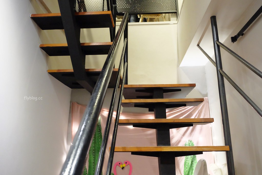 PIEPAI Cafe┃桃園美食:超夢幻網美咖啡館,桃園IG打卡名店,甜點夢幻又好拍,寵物友善餐廳 @飛天璇的口袋