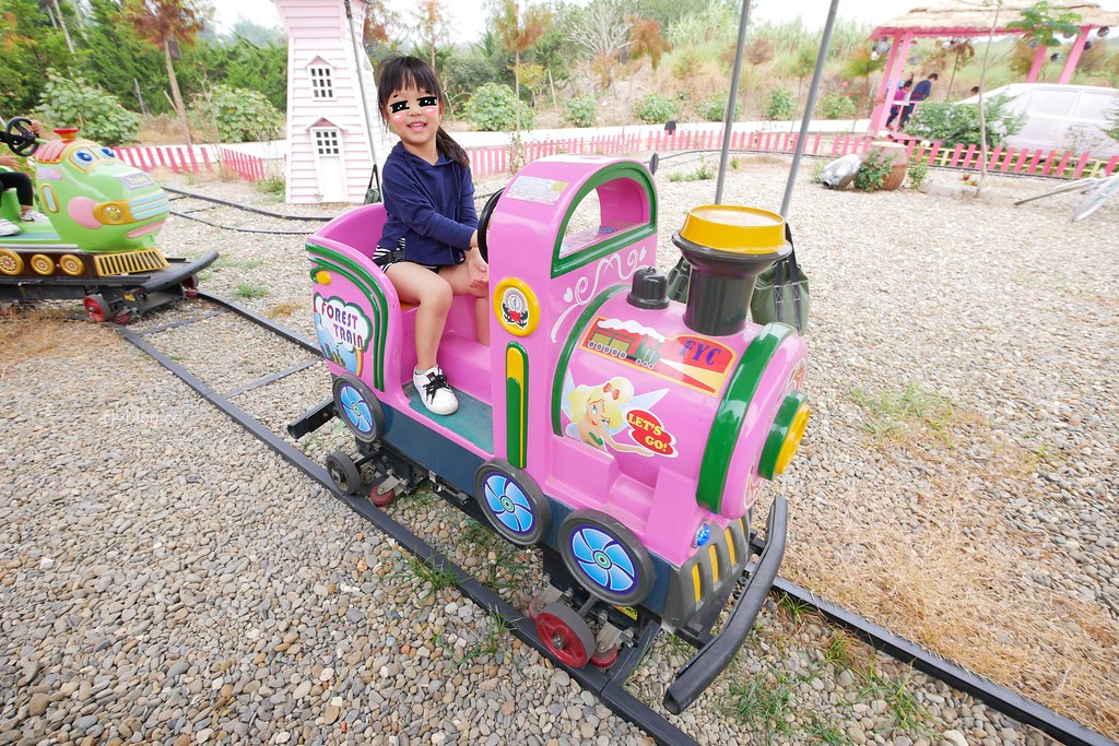 雲林古坑|古坑珍.粉紅城堡.水漾森林教堂:充滿浪漫氛圍的童話森林~粉紅城堡、大草原、彩虹步道、水漾森林,情侶約會和親子旅遊的好地方 @飛天璇的口袋