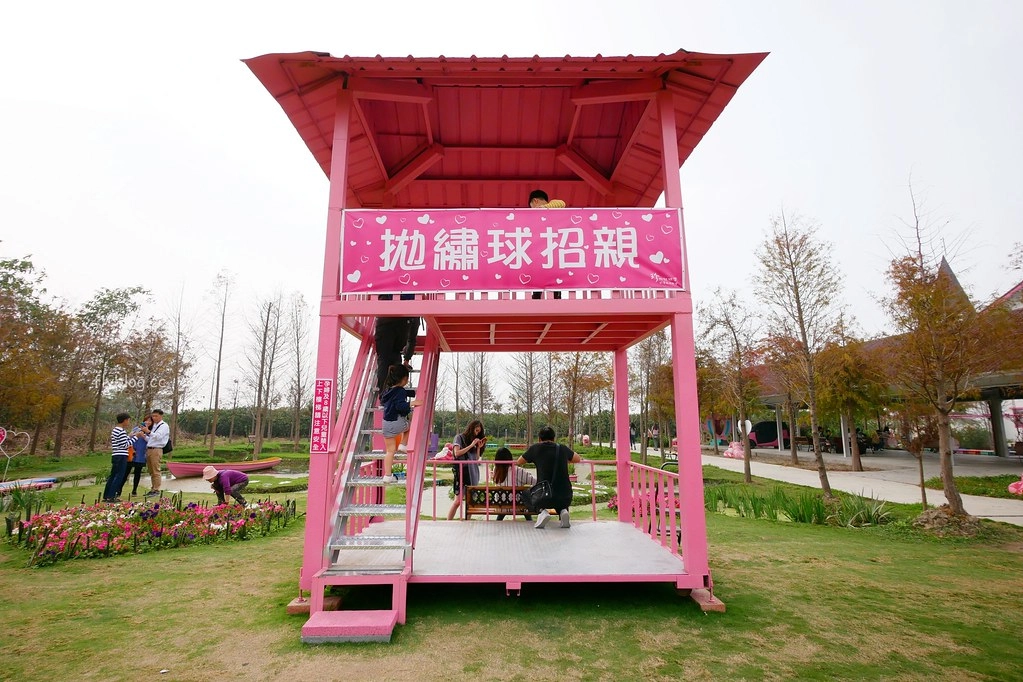 雲林古坑|古坑珍.粉紅城堡.水漾森林教堂:充滿浪漫氛圍的童話森林~粉紅城堡、大草原、彩虹步道、水漾森林,情侶約會和親子旅遊的好地方 @飛天璇的口袋