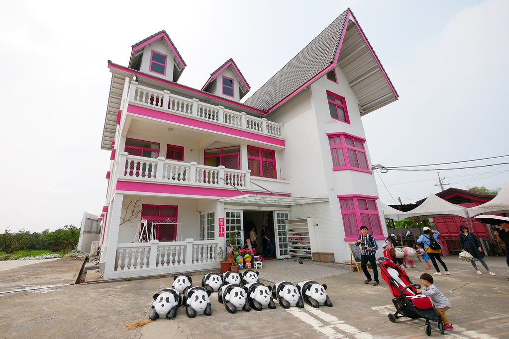 雲林古坑|古坑珍.粉紅城堡.水漾森林教堂:充滿浪漫氛圍的童話森林~粉紅城堡、大草原、彩虹步道、水漾森林,情侶約會和親子旅遊的好地方 @飛天璇的口袋