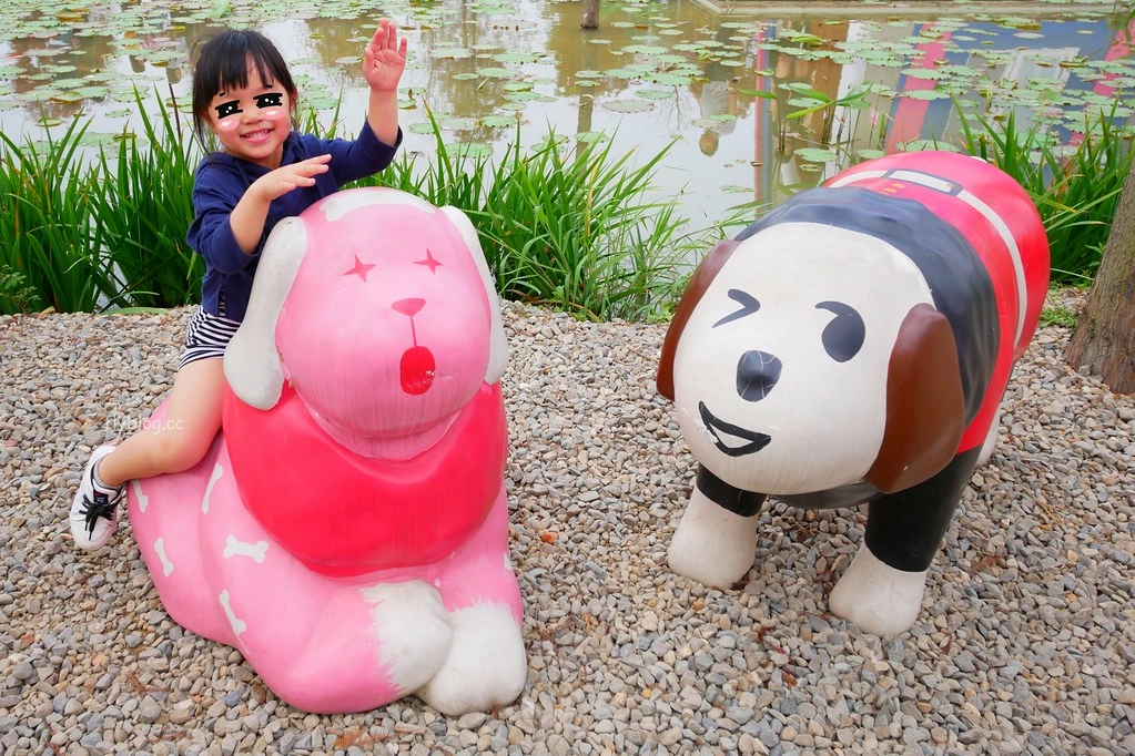 雲林古坑|古坑珍.粉紅城堡.水漾森林教堂:充滿浪漫氛圍的童話森林~粉紅城堡、大草原、彩虹步道、水漾森林,情侶約會和親子旅遊的好地方 @飛天璇的口袋