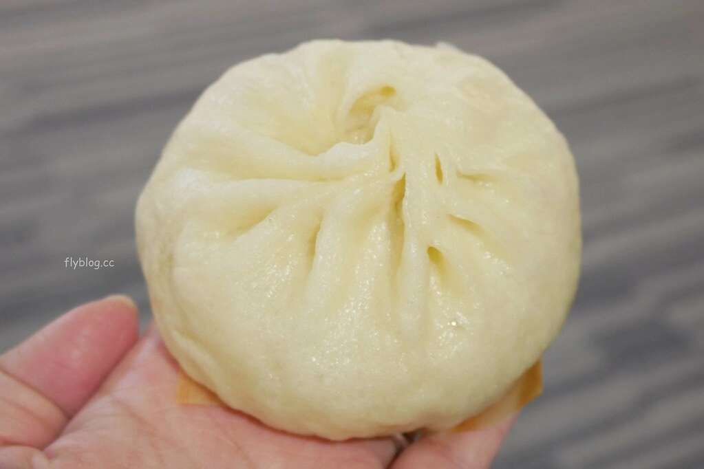 日本大阪|551 HORAI 蓬萊包子.大阪伴手禮第一名,木村拓栽的女兒都愛的店,關西機場買得到 @飛天璇的口袋