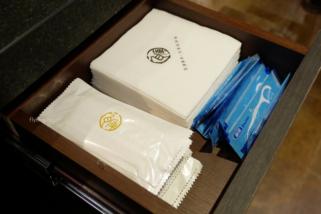 【台中中區】瓦庫麻辣鍋,瓦庫道地重慶麻辣火鍋,享受四川寬窄巷子用餐氛圍 @飛天璇的口袋