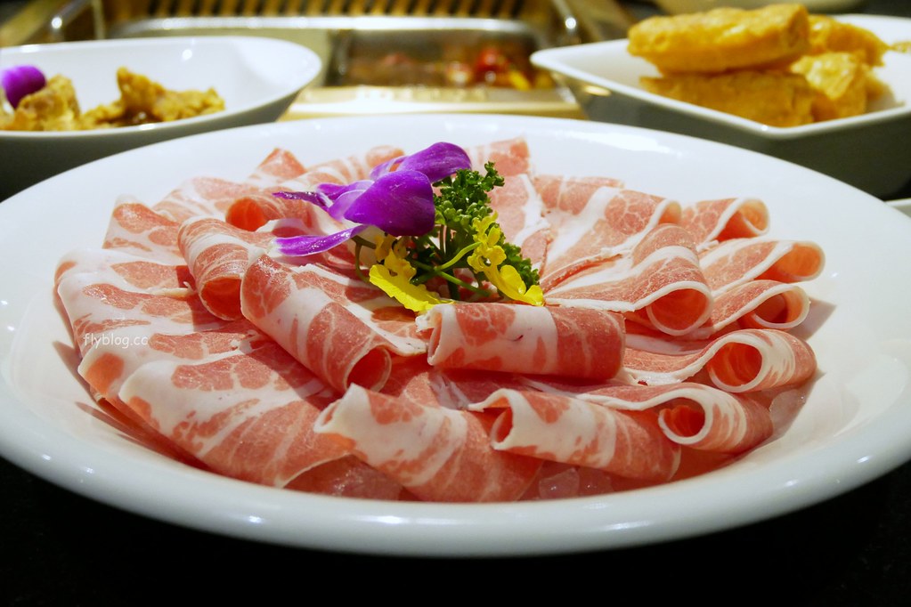 【台中中區】瓦庫麻辣鍋,瓦庫道地重慶麻辣火鍋,享受四川寬窄巷子用餐氛圍 @飛天璇的口袋