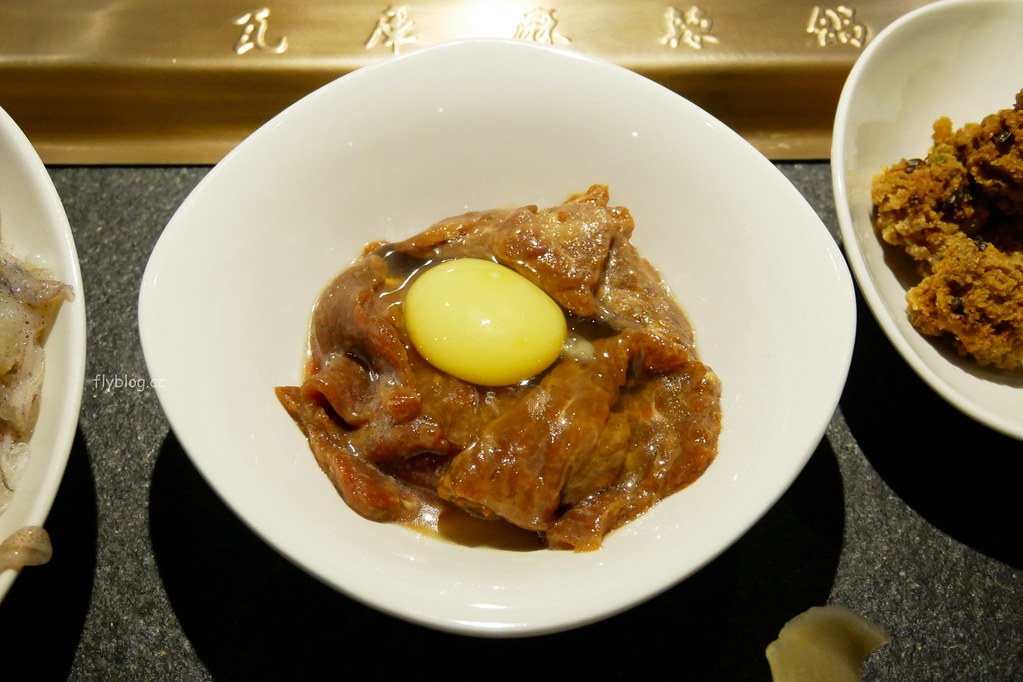 【台中中區】瓦庫麻辣鍋,瓦庫道地重慶麻辣火鍋,享受四川寬窄巷子用餐氛圍 @飛天璇的口袋