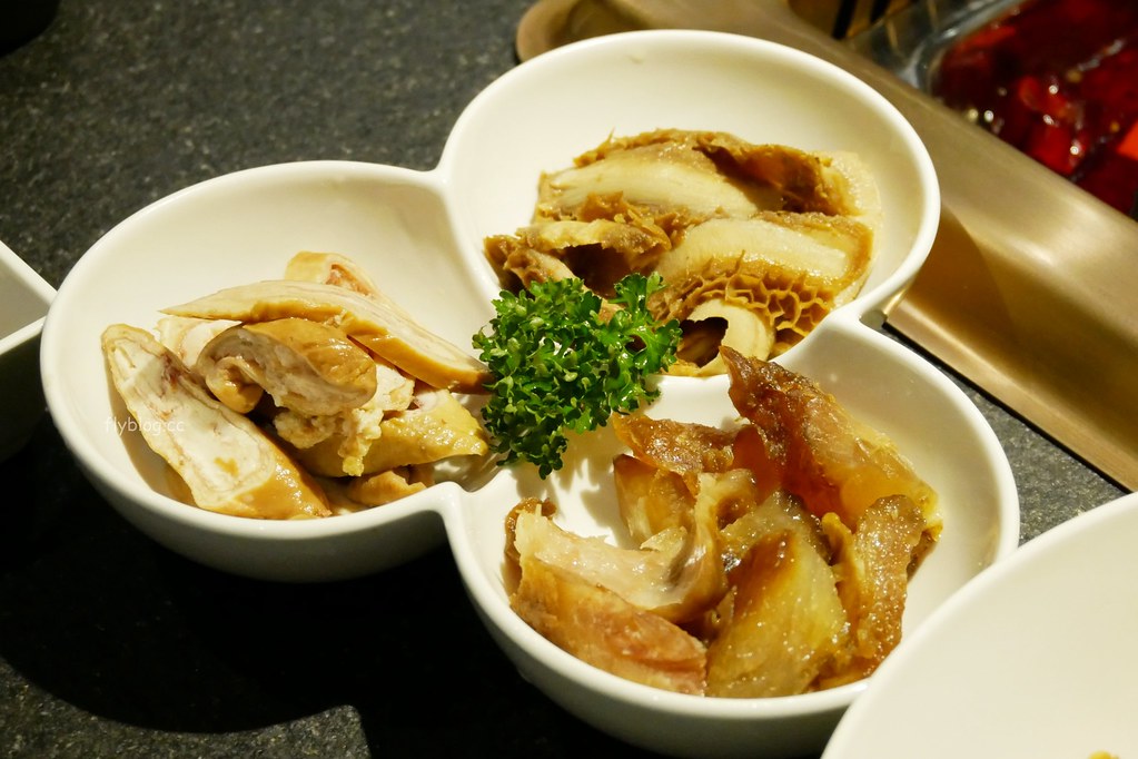 【台中中區】瓦庫麻辣鍋,瓦庫道地重慶麻辣火鍋,享受四川寬窄巷子用餐氛圍 @飛天璇的口袋