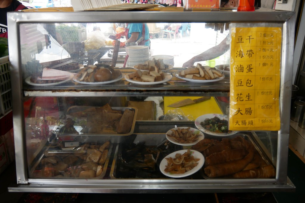 台中西區|味香鮮肉湯圓.第五市場20幾年傳統麵店,還有古早味三種冰 @飛天璇的口袋