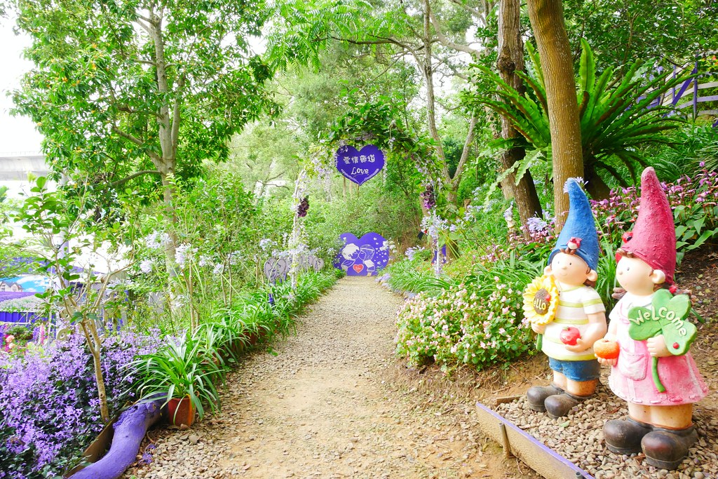 【苗栗西湖】噢哈娜咖啡屋,浪漫紫色愛情傘、夢幻紫色步道、季節限定紫藤花…苗栗情侶約會親子旅遊的好地方 @飛天璇的口袋