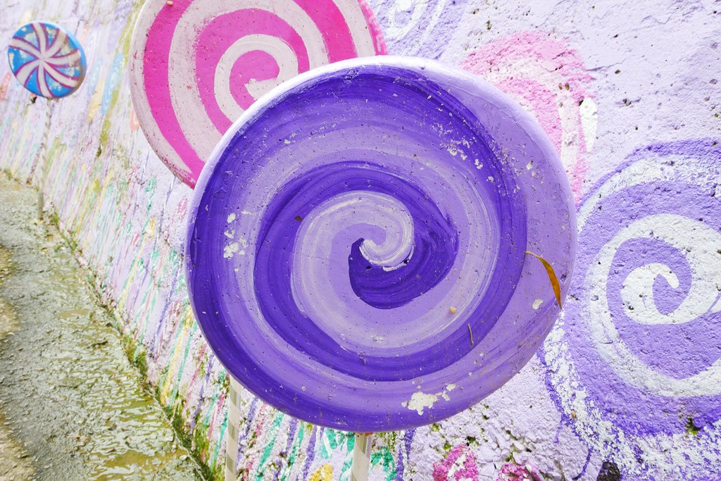 【苗栗西湖】噢哈娜咖啡屋,浪漫紫色愛情傘、夢幻紫色步道、季節限定紫藤花…苗栗情侶約會親子旅遊的好地方 @飛天璇的口袋