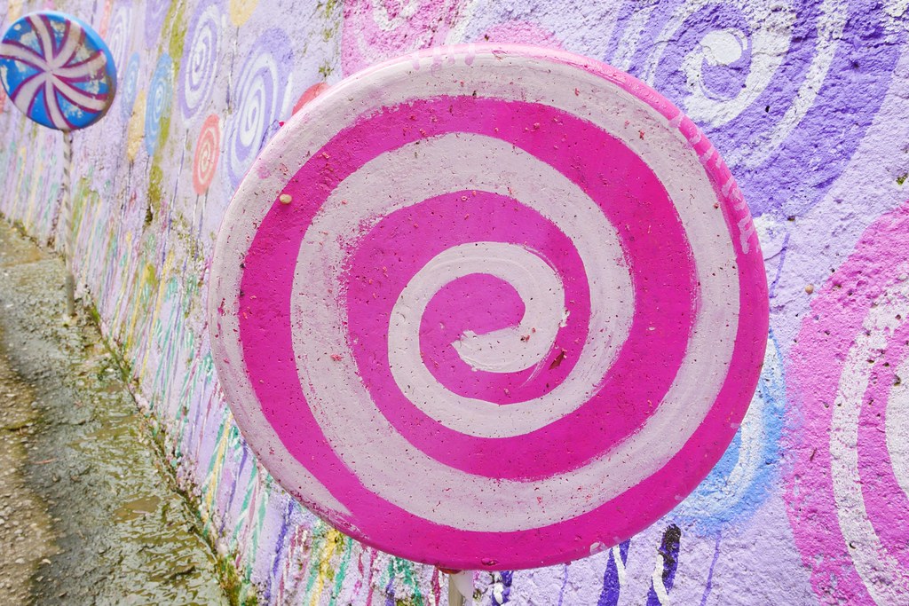 【苗栗西湖】噢哈娜咖啡屋,浪漫紫色愛情傘、夢幻紫色步道、季節限定紫藤花…苗栗情侶約會親子旅遊的好地方 @飛天璇的口袋