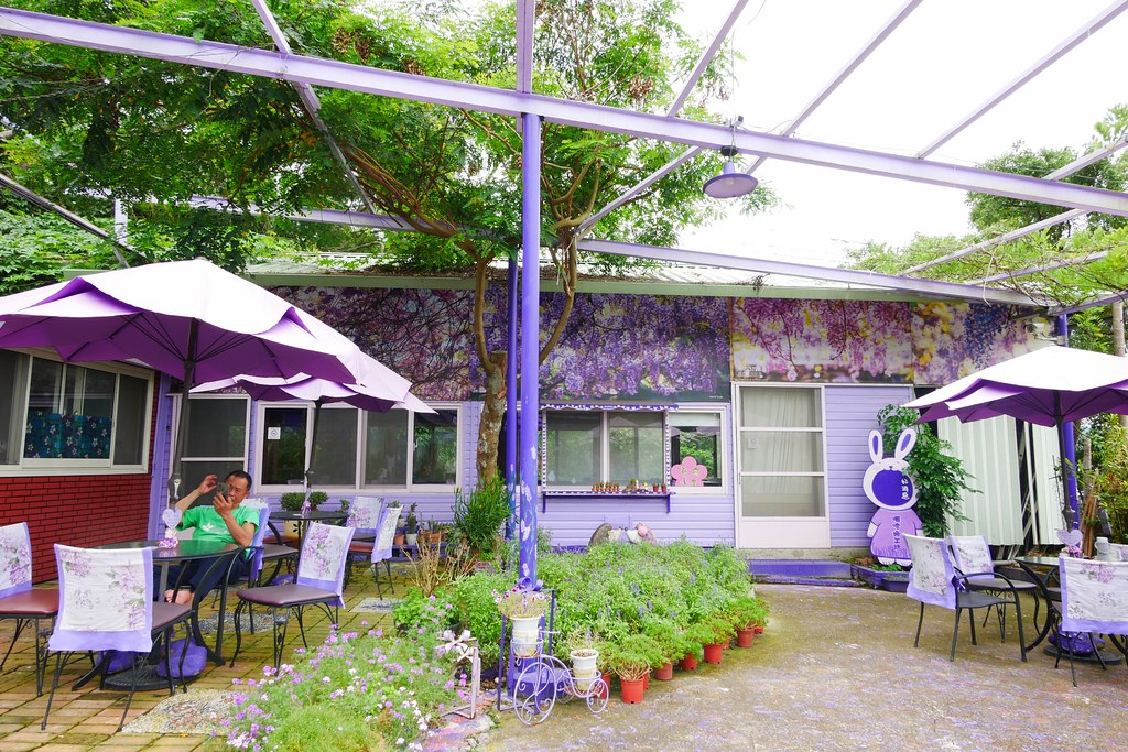 【苗栗西湖】噢哈娜咖啡屋,浪漫紫色愛情傘、夢幻紫色步道、季節限定紫藤花…苗栗情侶約會親子旅遊的好地方 @飛天璇的口袋