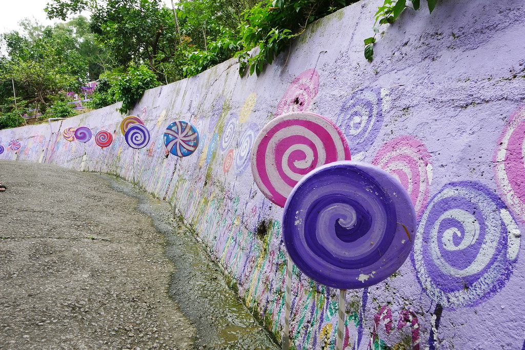 【苗栗西湖】噢哈娜咖啡屋,浪漫紫色愛情傘、夢幻紫色步道、季節限定紫藤花…苗栗情侶約會親子旅遊的好地方 @飛天璇的口袋