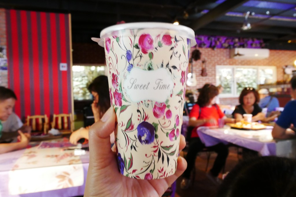 【苗栗西湖】噢哈娜咖啡屋,浪漫紫色愛情傘、夢幻紫色步道、季節限定紫藤花…苗栗情侶約會親子旅遊的好地方 @飛天璇的口袋