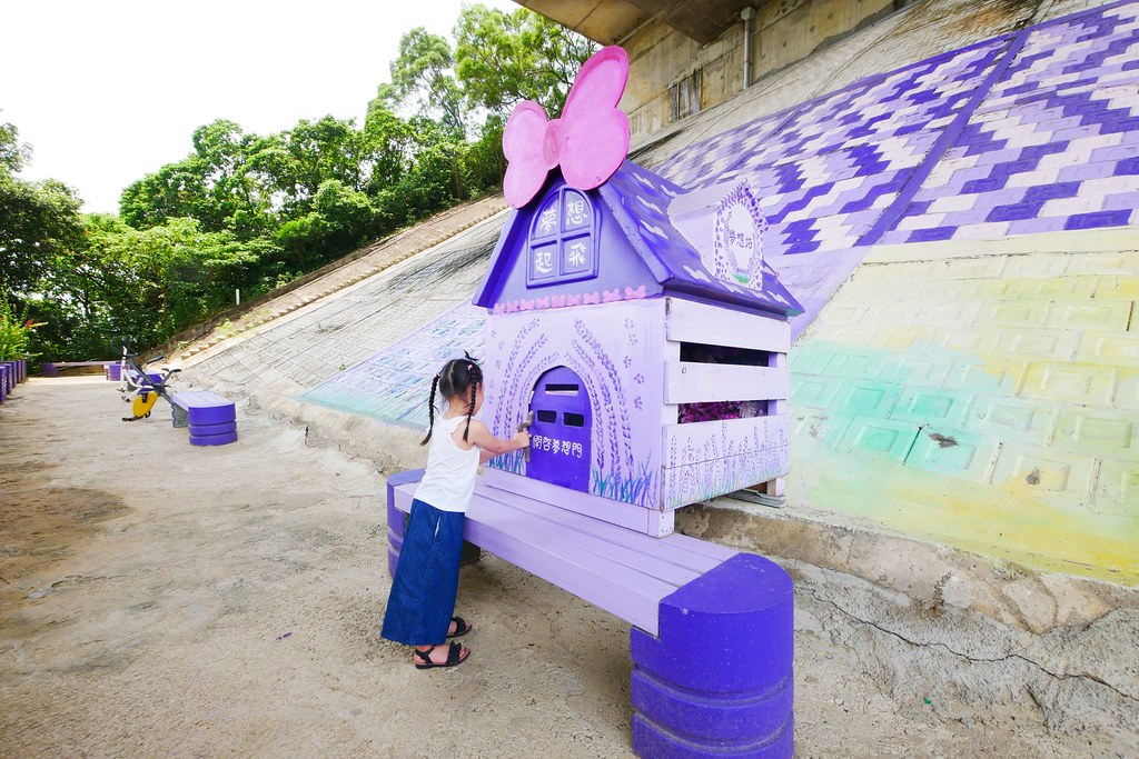 【苗栗西湖】噢哈娜咖啡屋,浪漫紫色愛情傘、夢幻紫色步道、季節限定紫藤花…苗栗情侶約會親子旅遊的好地方 @飛天璇的口袋