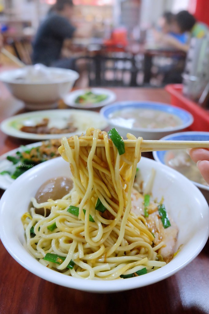苗栗三義|賴新魁麵館.在地傳承70年的客家小吃店,三義地區必吃美食推薦 @飛天璇的口袋