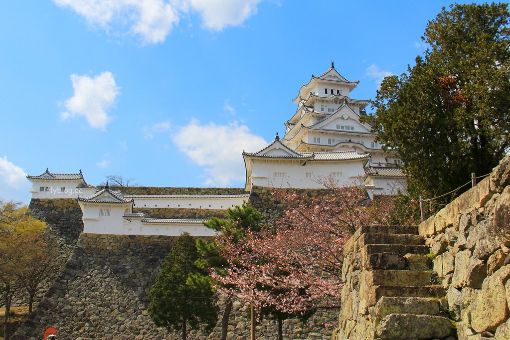 日本兵庫|姬路城,日本第一大名城,雪白外觀又稱白鷺城(含交通方式、美食推薦、拍照地點) @飛天璇的口袋
