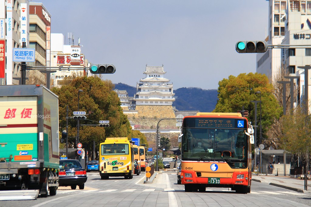 日本兵庫|姬路城,日本第一大名城,雪白外觀又稱白鷺城(含交通方式、美食推薦、拍照地點) @飛天璇的口袋