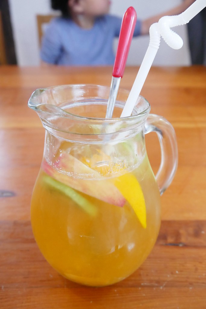 田尾綠海咖啡館|唯美純白希臘建築景觀餐廳,佈滿花花草草的綠色庭院 @飛天璇的口袋