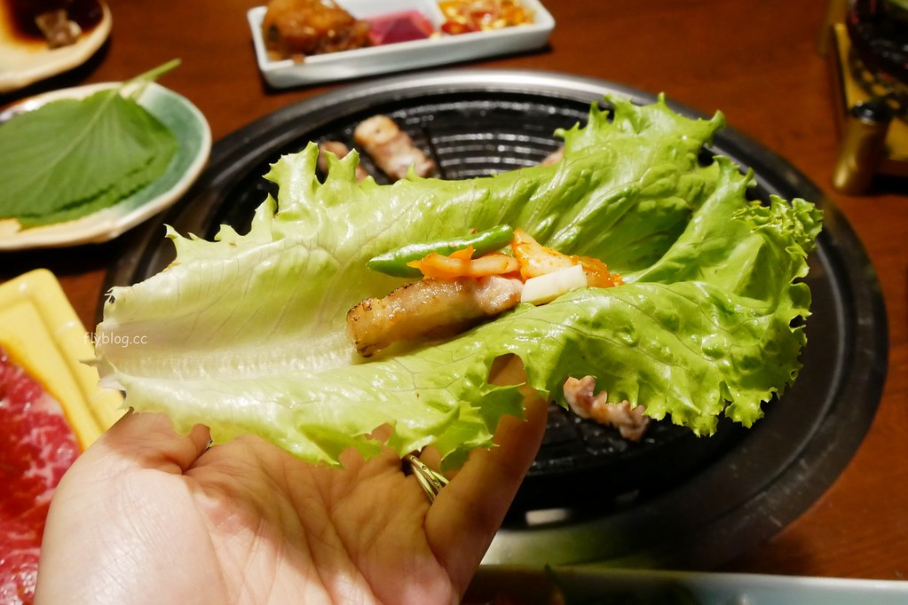 韓金館|網友評價台北最道地的韓式餐廳,終於吃到思思念念的馬鈴薯鍋,有芝麻葉就給讚! @飛天璇的口袋