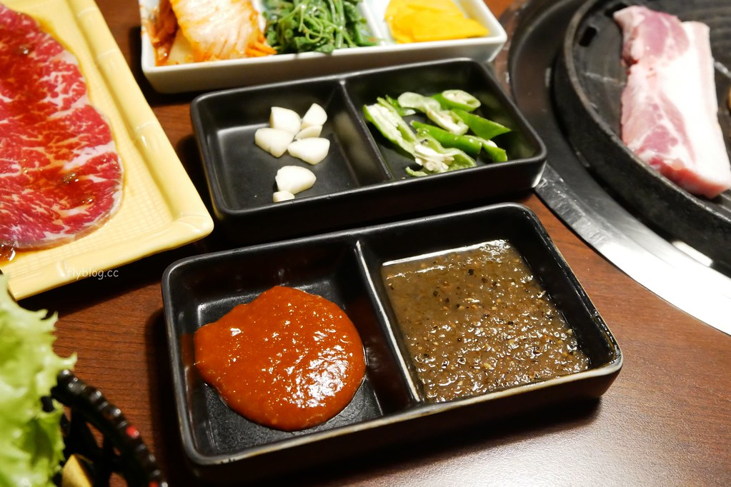 韓金館|網友評價台北最道地的韓式餐廳,終於吃到思思念念的馬鈴薯鍋,有芝麻葉就給讚! @飛天璇的口袋