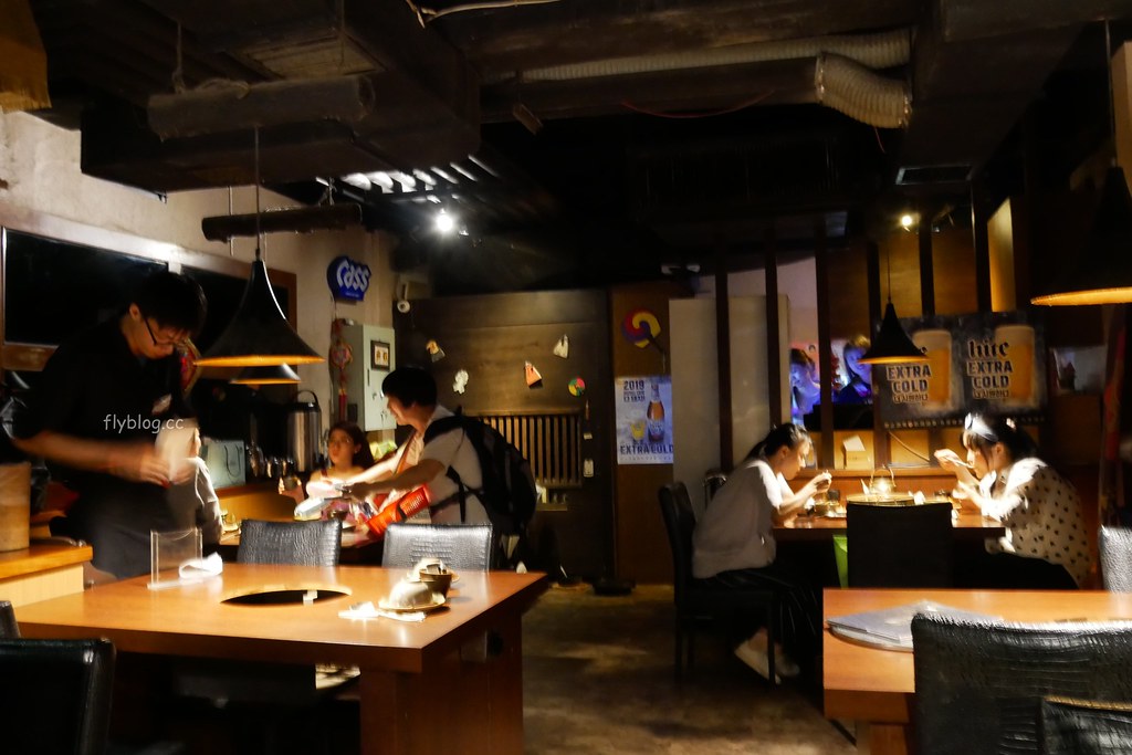 韓金館|網友評價台北最道地的韓式餐廳,終於吃到思思念念的馬鈴薯鍋,有芝麻葉就給讚! @飛天璇的口袋