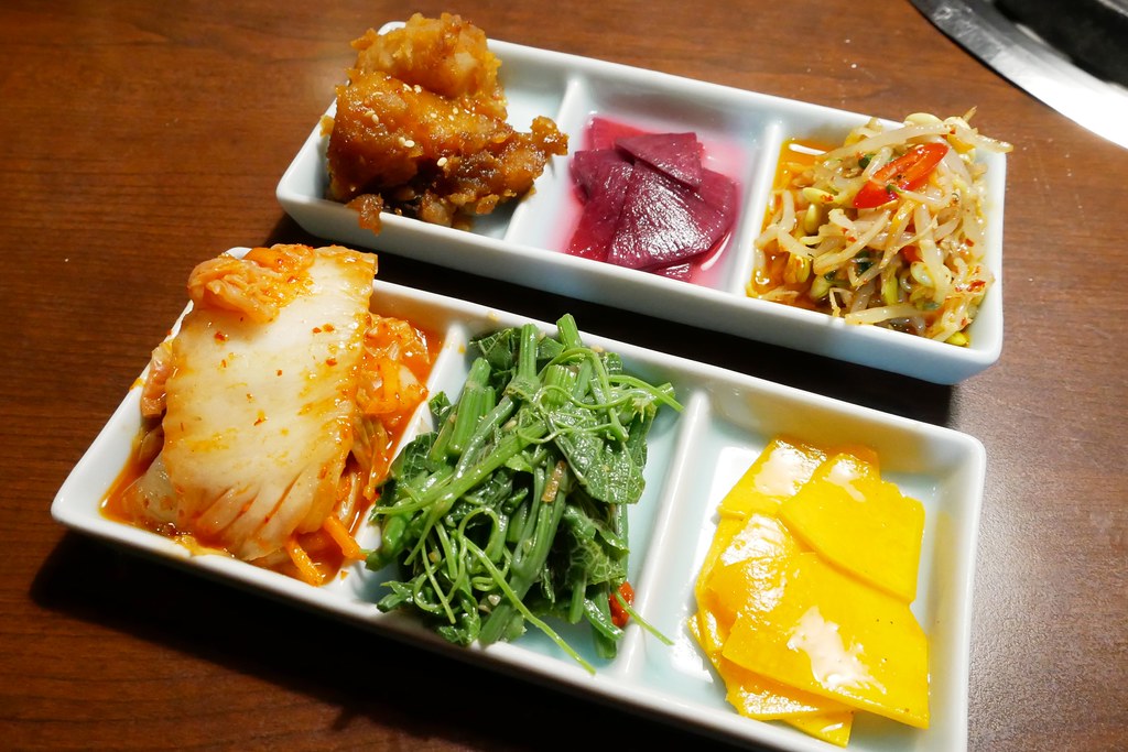 韓金館|網友評價台北最道地的韓式餐廳,終於吃到思思念念的馬鈴薯鍋,有芝麻葉就給讚! @飛天璇的口袋