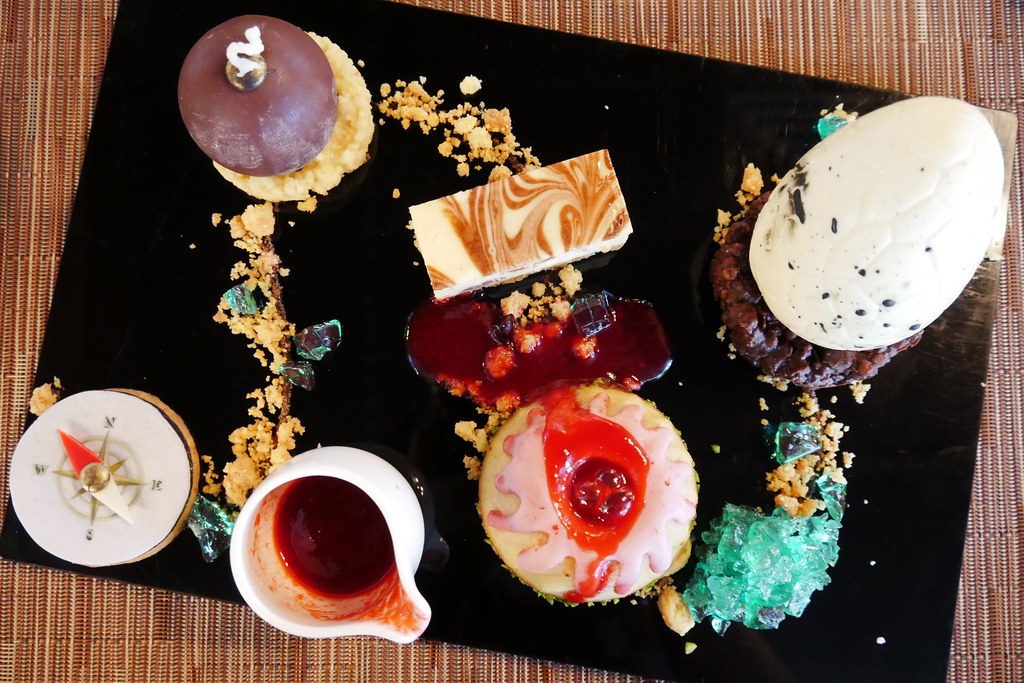 亞都麗緻大飯店巴賽麗廳|暑假瘋科幻下午茶!地心歷險記華麗啟程 X 主廚冰島鹹點探索北國美味 X 造型甜點共譜文學瑰麗篇章 @飛天璇的口袋