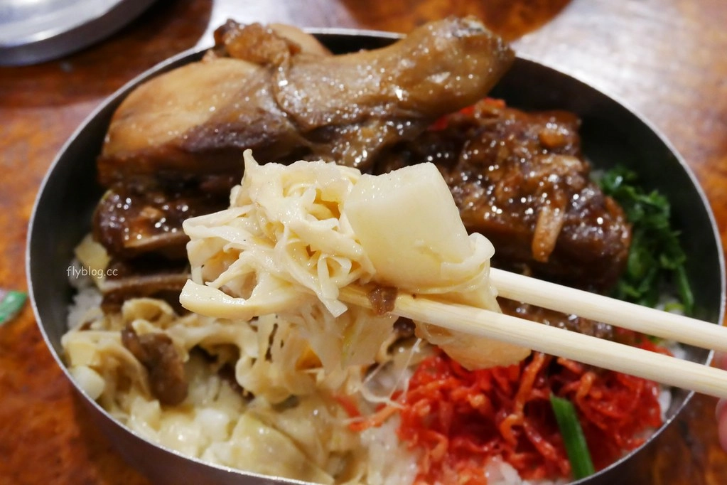 嘉義竹崎|奮起湖戰斧軟燒肉,懷舊便當飄香奮起湖,承傳80年的好味道 @飛天璇的口袋