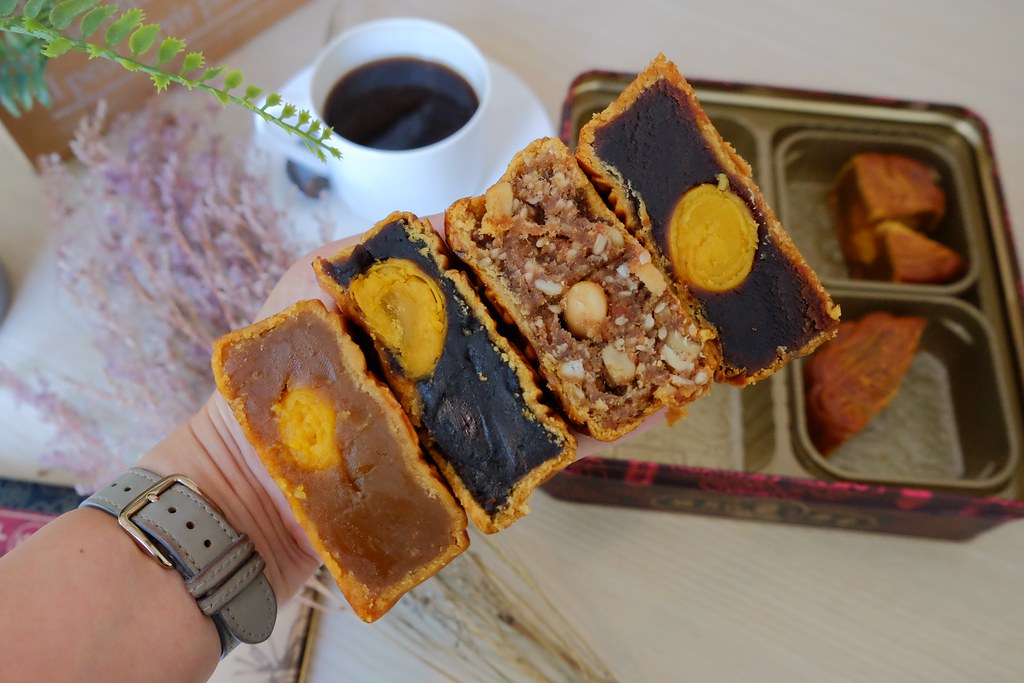 奇華餅家:2019中秋月餅推薦~擁有80年歷史的老字號餅店,尊榮的至尊月餅送禮自用兩相宜 @飛天璇的口袋