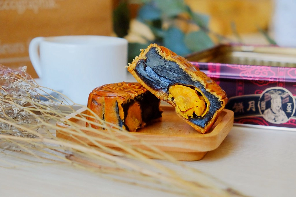 奇華餅家:2019中秋月餅推薦~擁有80年歷史的老字號餅店,尊榮的至尊月餅送禮自用兩相宜 @飛天璇的口袋