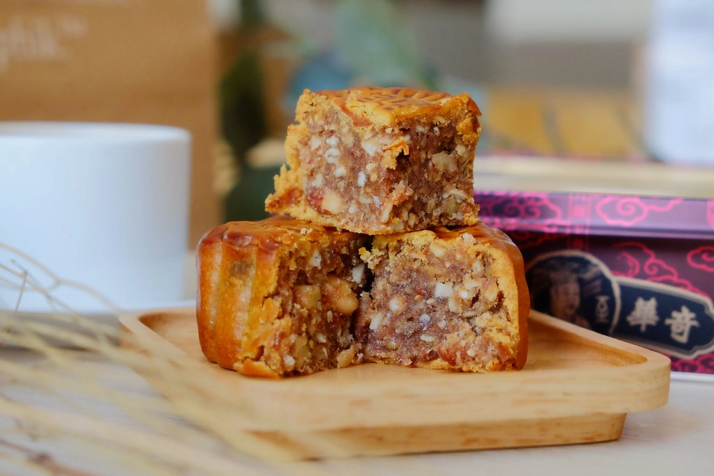 奇華餅家:2019中秋月餅推薦~擁有80年歷史的老字號餅店,尊榮的至尊月餅送禮自用兩相宜 @飛天璇的口袋