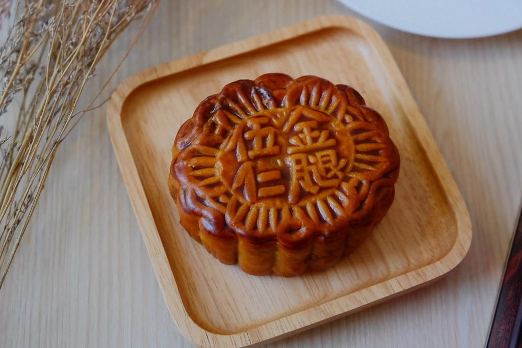 奇華餅家:2019中秋月餅推薦~擁有80年歷史的老字號餅店,尊榮的至尊月餅送禮自用兩相宜 @飛天璇的口袋