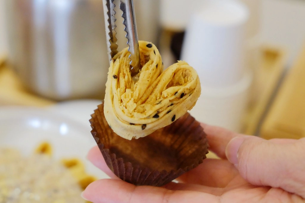 台中西屯|酒飽甜製菓所.100%日本鳥越麵粉製作,好吃又可愛的微笑蛋捲 @飛天璇的口袋