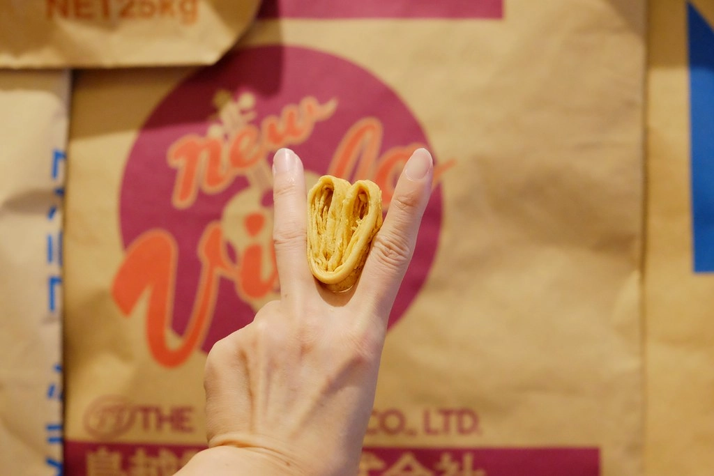 台中西屯|酒飽甜製菓所.100%日本鳥越麵粉製作,好吃又可愛的微笑蛋捲 @飛天璇的口袋